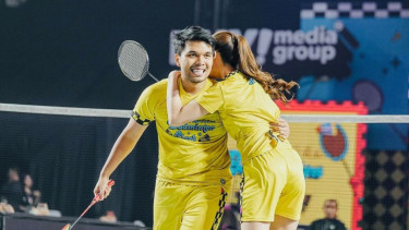 Momen Thoriq Halilintar bersama Aaliyah Massaid berlaga arena bulutangkis