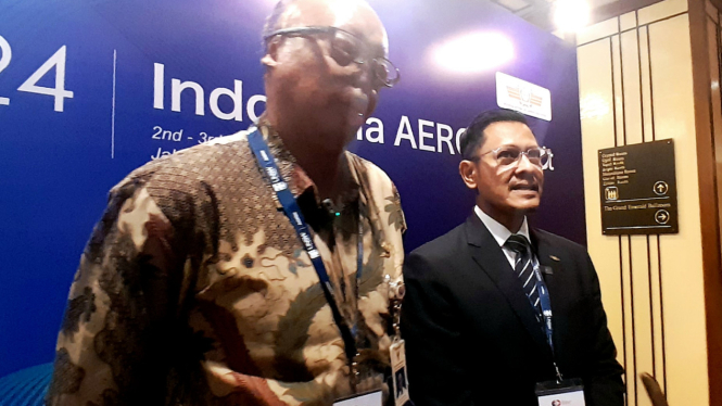 [dok. Sesditjen Perhubungan Udara Kemenhub, Sigit Hani Hadiyanto, dan Ketua Umum INACA, Denon Prawiraatmadja, di acara IAS 2024, Selasa, 2 Juli 2024]