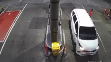 Pengendara mobil Sigra langsung kabur usai isi bensin di SPBU