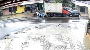 Kecelakaan adu banteng