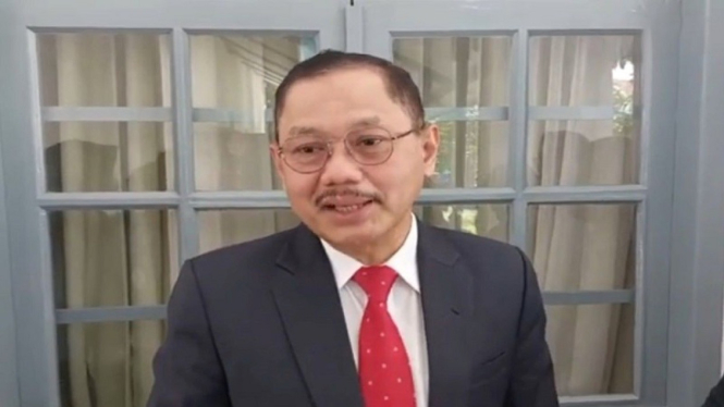 Dekan Fakultas Kedokteran Universitas Airlangga (Unair), Prof Dr Budi Santoso