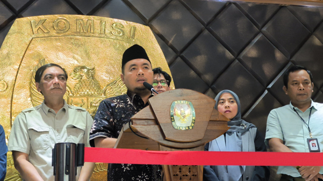 Plt Ketua KPU RI, Mochammad Afifuddin di Kantor KPU RI, Jakarta Pusat, Kamis, 4 Juli 2024