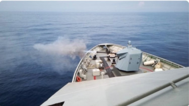 VIVA Militer: KRI Bung Karno-369 uji coba Meriam Marlin Leonardo