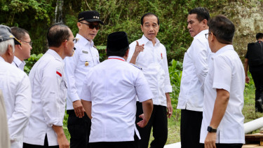 Presiden Jokowi bersama Menteri Pertanian Amran Sulaiman di Bantaeng, Sulsel