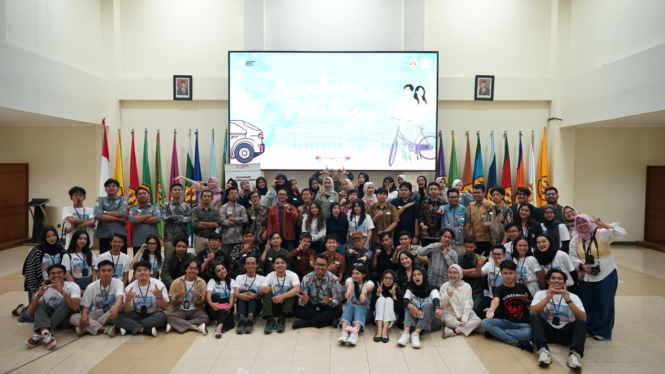 Generasi Melek Politik (GMP) menggelar Acamedia Politica di Bandung