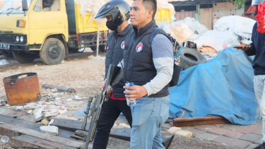 Penggerebekan kampung bahari