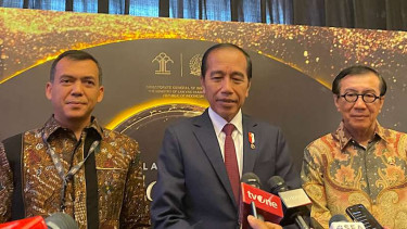 Presiden Jokowi, Menkumham Yasonna H Laoly, Dirjen Imigrasi Silmy Karim