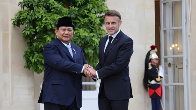 Prabowo Subianto saat masih menjabat Menhan melakukan kunjungan kerja (kunker) ke Prancis dan bertemu Presiden Prancis, Emmanuel Macron  