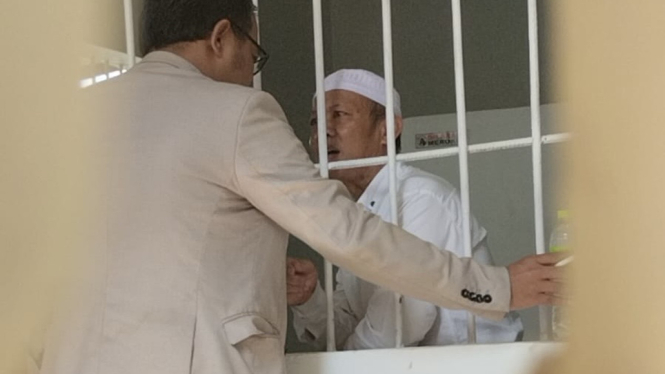 Yosep Berkaca-kaca Usai Divonis 20 Tahun Penjara Terbukti Bunuh Istri dan Anak