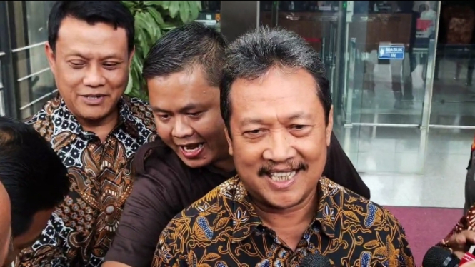 Menteri Kelautan dan Perikanan (KKP), Sakti Wahyu Trenggono saat rampung menjalani pemeriksaan di KPK sebagai saksi