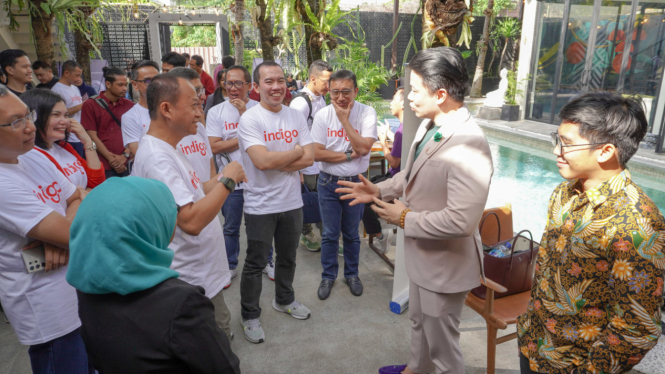 Direktur Digital Business Telkom Muhammad Fajrin Rasyid (tengah).