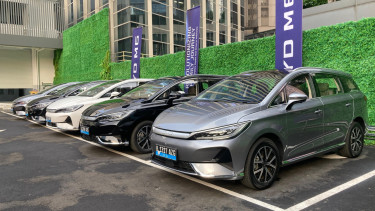 BYD M6