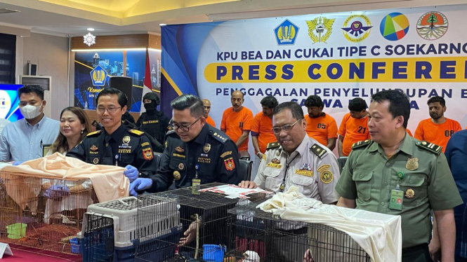 Penangkapan 10 WN India oleh Bea Cukai Soetta