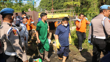 Proses Pembongkaran Makam Afif Maulana