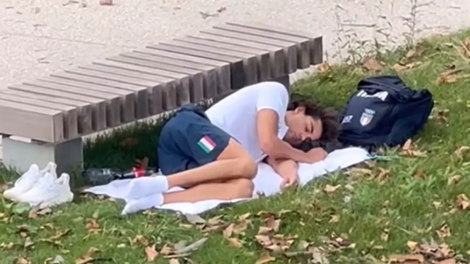 VIVA Trending: Peraih medali emas Olimpiade asal Italia Thomas Ceccon.