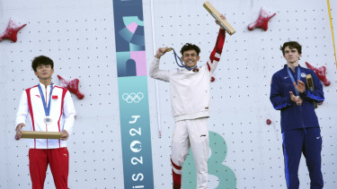 Veddriq Leonardo Medali Emas Perdana Indonesia di Olimpiade 2024