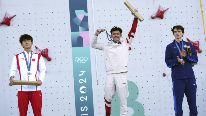 Veddriq Leonardo Medali Emas Perdana Indonesia di Olimpiade 2024