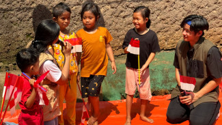 Perayaan HUT ke-79 RI di Bantar Gebang Jerhemy Owen Beri Edukasi Lingkungan
