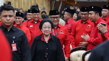 Megawati Soekarnoputri mengumumkan calon kepala daerah yang diusung PDIP