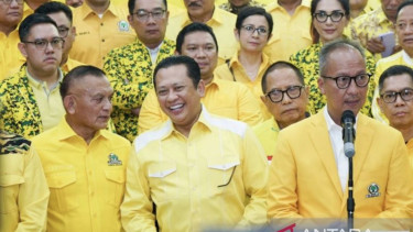 Wakil Ketua Umum Partai Golkar Bambang Soesatyo saat mengikuti konferensi pers Partai Golkar.