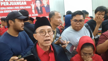 Wakil Ketua DPD PDIP Jatim Budi Sulistyono di kantor PDIP Jatim di Surabaya.