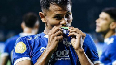 Pemain Persib Bandung Dimas Drajad