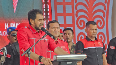 Pasangan Muzakir Manaf dan Fadhlullah saat deklarasi maju di Pilgub Aceh. VIVA/Dani Randi