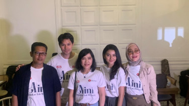 Konferensi Pers Aini Malaikat tak Bersayap
