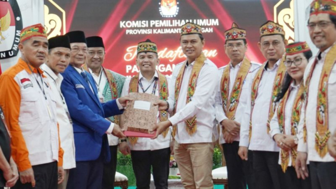 Pasangan Cagub dan Cawagub Kalteng Agustiar Sabran-Edy Pratowo