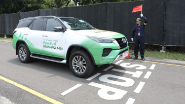 Toyota Fortuner E100