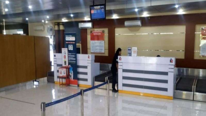 Suasana counter check-in Bandara Frans Seda Maumere.