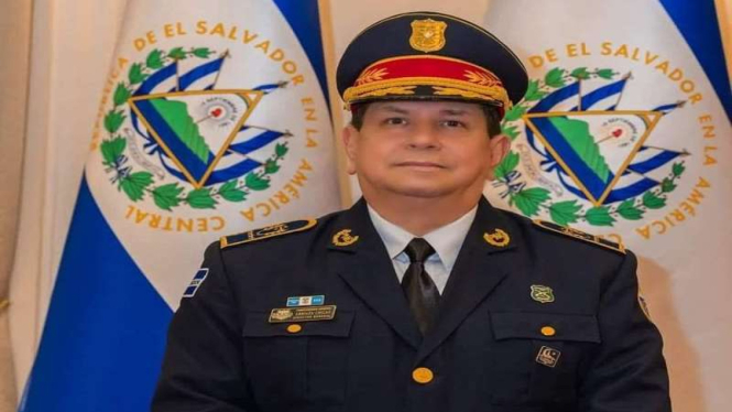 Kepala polisi El Salvador, Mauricio Arriaza Chicas tewas dalam kecelakaan heli