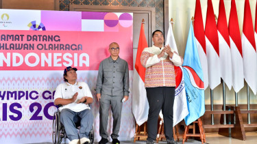 Ketua Umum NPC Indonesia Senny Marbun, dan Menpora Dito