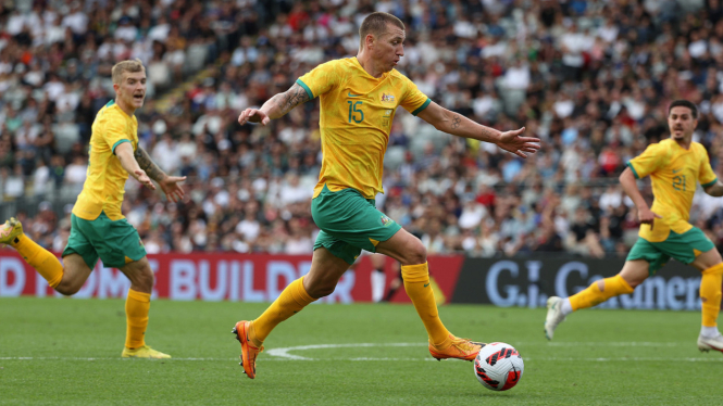 Striker Timnas Australia, Mitchell Duke