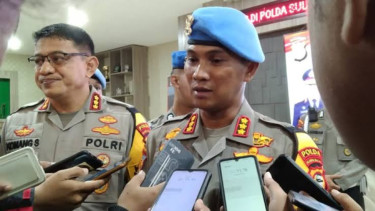 Kabid Propam Polda Sulsel Kombes Zulham Effendy saat diwawancarai awak media. (Foto: Supriadi Maud)