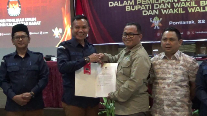 KPU Kalbar menggelar Rapat Pleno penetapan jumlah DPT Pilkada Kalbar, di Pontianak, Minggu 22 September 2024.