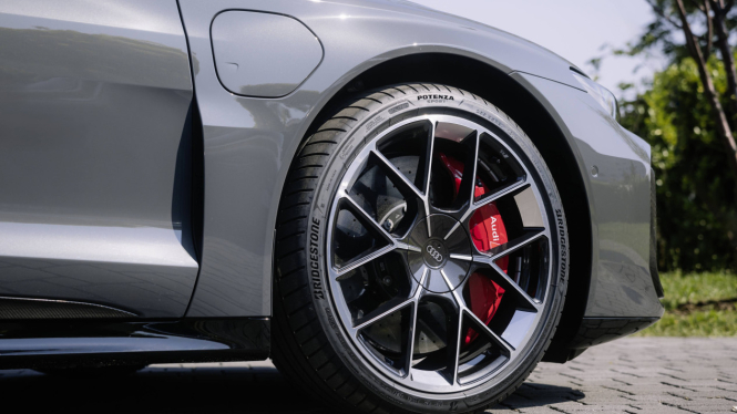 Bridgestone jadi ban standar Audi e-tron GT.