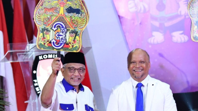 Pasangan cagub dan cawagub Jabar Ahmad Syaikhu-Ilham Habibie.