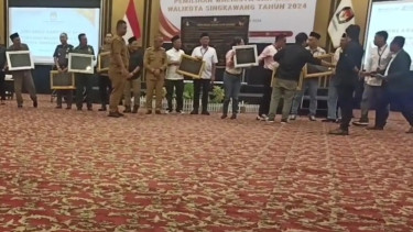 Acara deklarasi kampanye damai Pilkada Kota Singkawang, nyaris tercoreng akibat kericuhan, di Hotel Mahkota Singkawang, Kalbar.