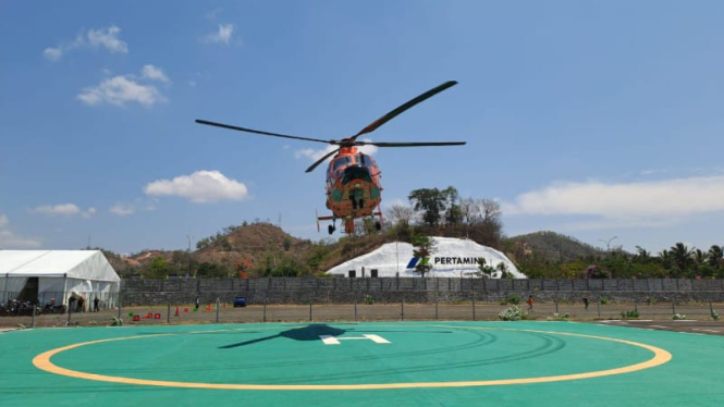 Helikopter Basarnas disiagakan untuk evakuasi selama perhelatan MotoGP Mandalika 2024 (Satria)