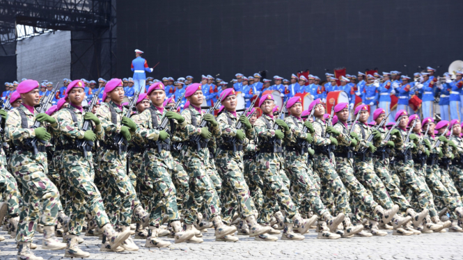 VIVA Militer: Ribuan prajurit Korps Marinir ikuti Gladi Kotor Puncak HUT TNI