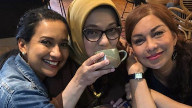 Kebersamaan Marissa Haque dengan saudari-saudarinya