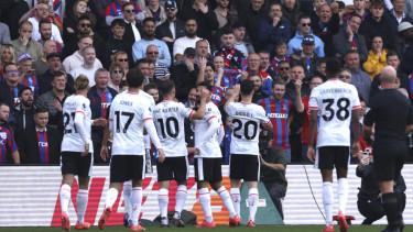 Pemain Liverpool rayakan gol Diogo Jota
