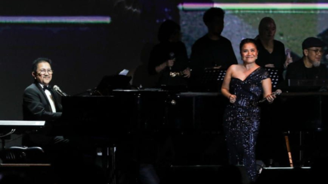Konser Tunggal TONY WENAS THE PIANO MAN