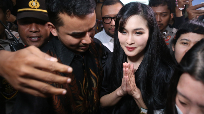 Sandra Dewi Bersaksi di Persidangan Harvey Moeis