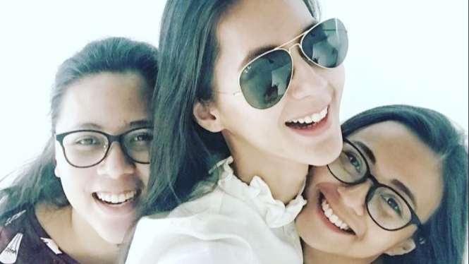 Paula Verhoeven dan Adik-adiknya