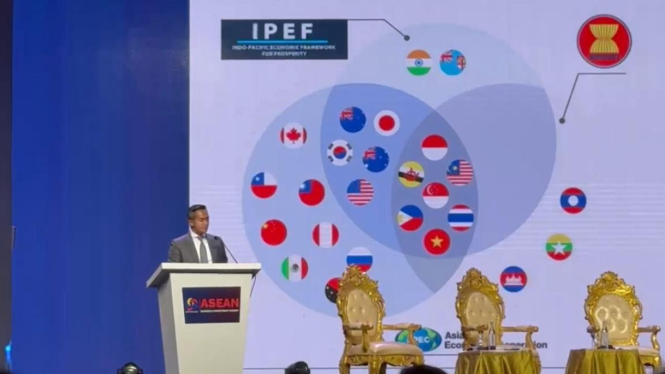 [dok. Ketua Umum Kadin Indonesia saat berpidato di ASEAN Business and Investment Summit (BIS) 2024, Landmark Mekong Riverside, Vientiane, Laos, Kamis, 10 Oktober 2024]