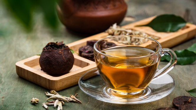 ilustrasi teh herbal.