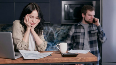 Ilustrasi Debt Collector Tagih Utang Pinjol ke Rumah