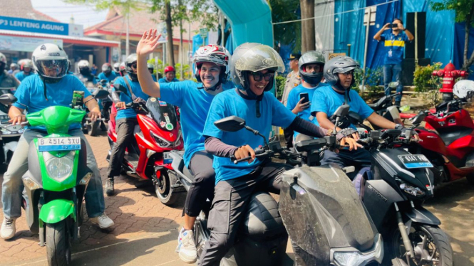 Konvoi motor listrik di acara Entity Gathering PLN UP3 Lenteng Agung.